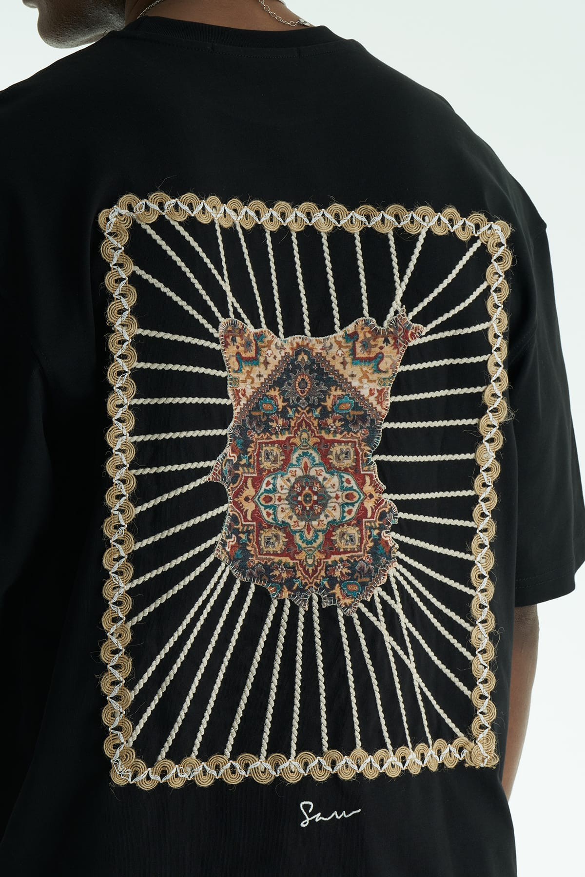 Şerit Aplike Detaylı Siyah Oversize Tshirt