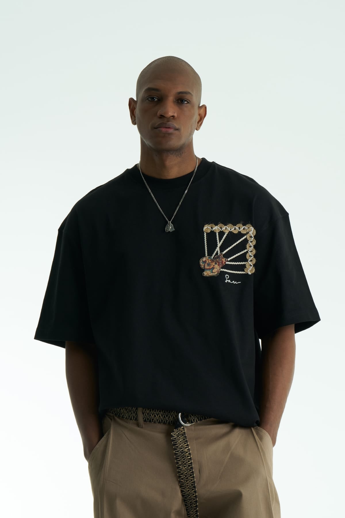 Şerit Aplike Detaylı Siyah Oversize Tshirt