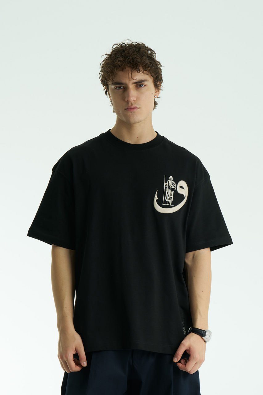 Yüksek Baskılı Eva Nakışlı Siayh Oversize Tshirt 5105