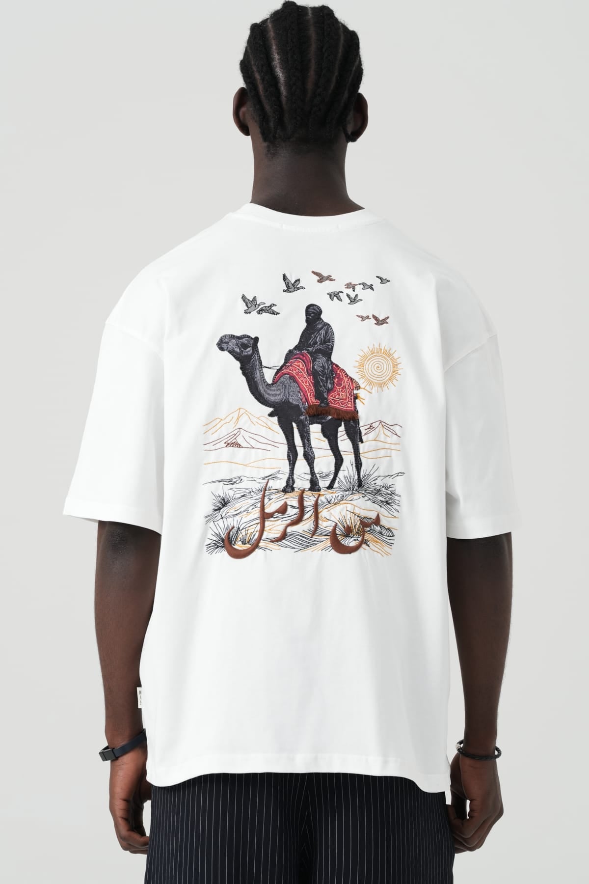 Deve Nakışlı Ekru Oversize Tshirt 5154