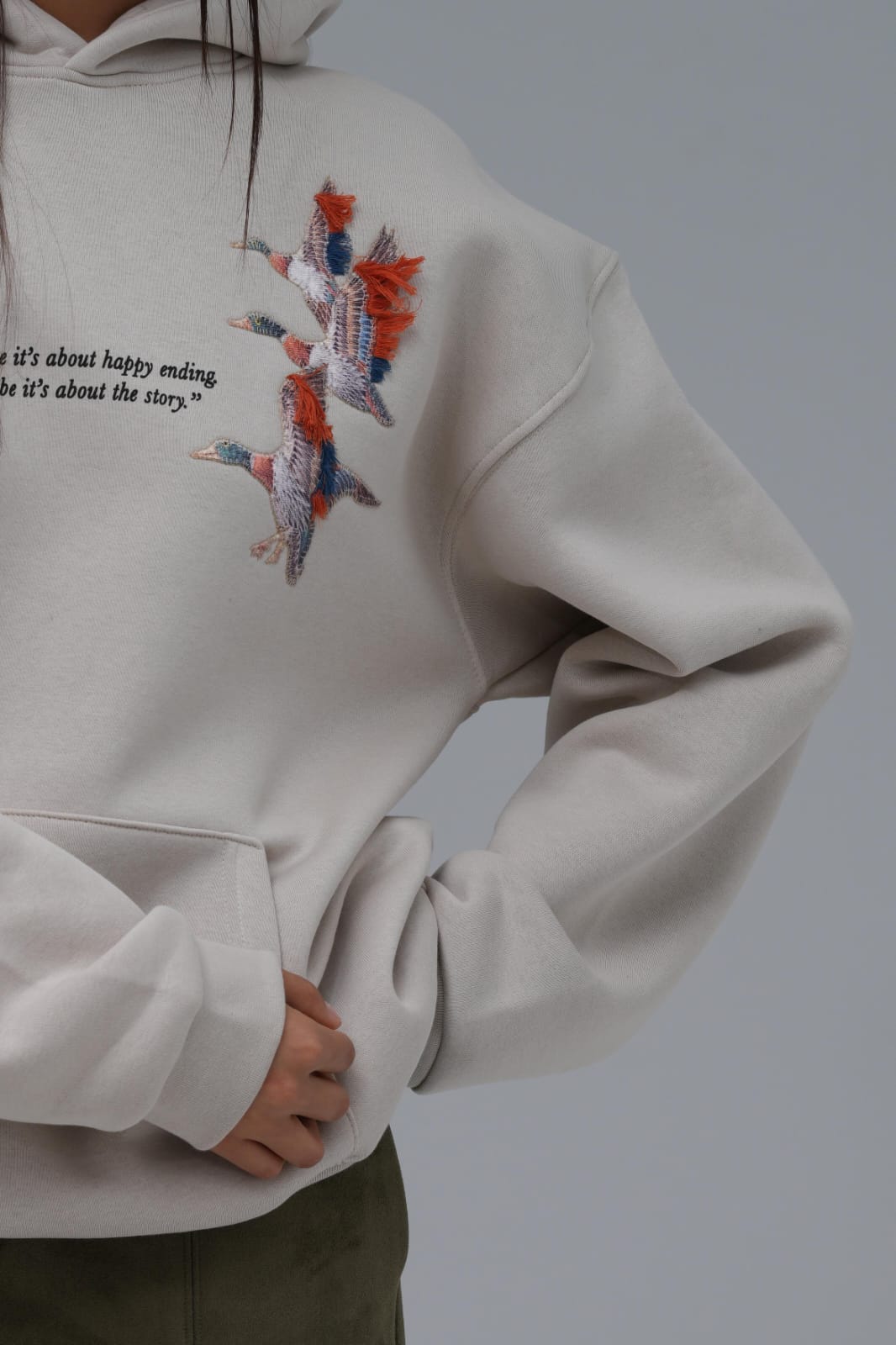 Püsküllü Kaz Aplike Oversize Taş Sweatshirt 4996