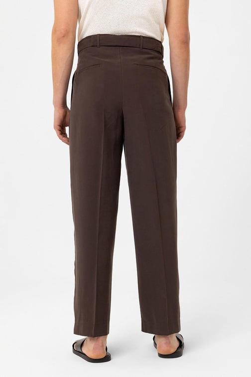 Modal Kumaş Relax Fit Kemerli Kahve Erkek Pantolon