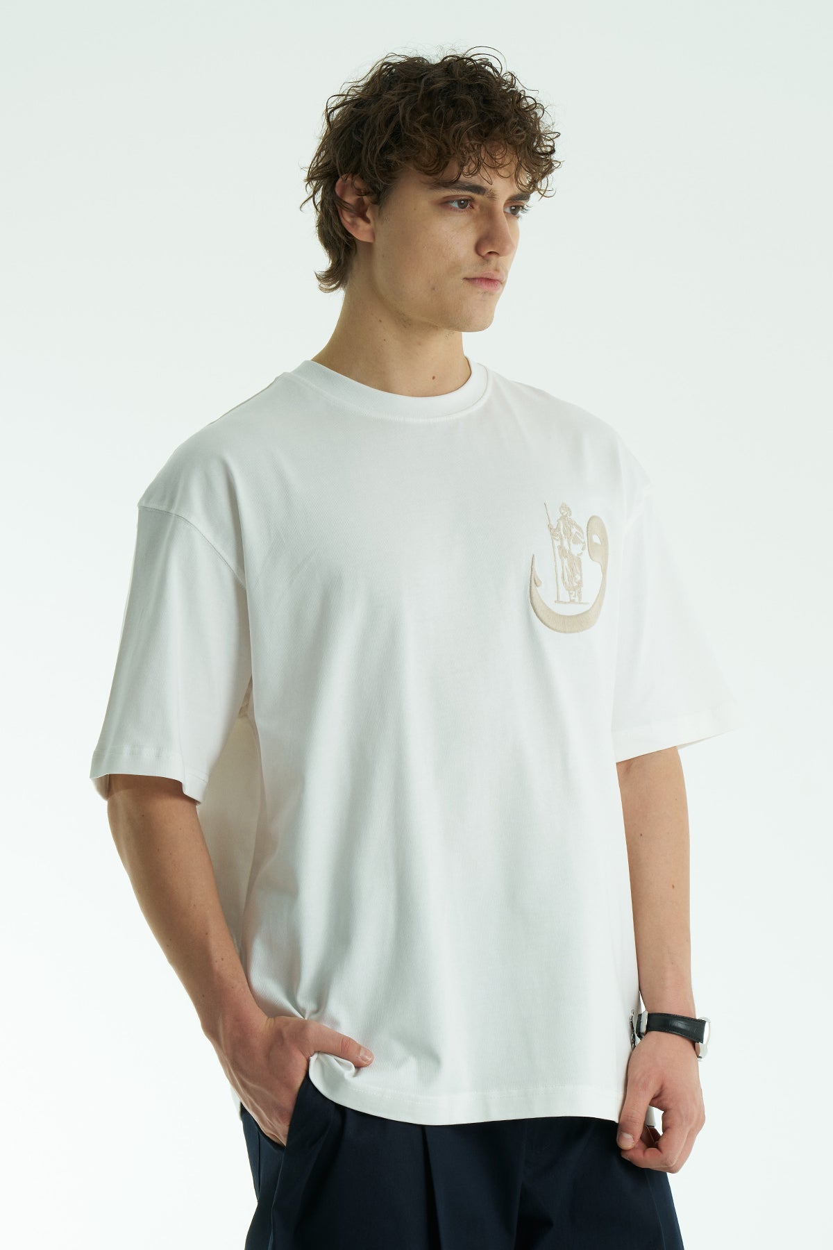 Yüksek Baskılı Eva Nakışlı Ekru Oversize Tshirt 5105