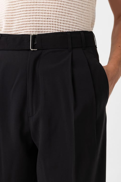 Modal Kumaş Relax Fit Kemerli Siyah Erkek Pantolon